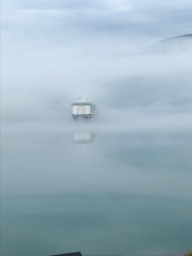 Apartament Panorama Fjord Olden Zewnętrze zdjęcie